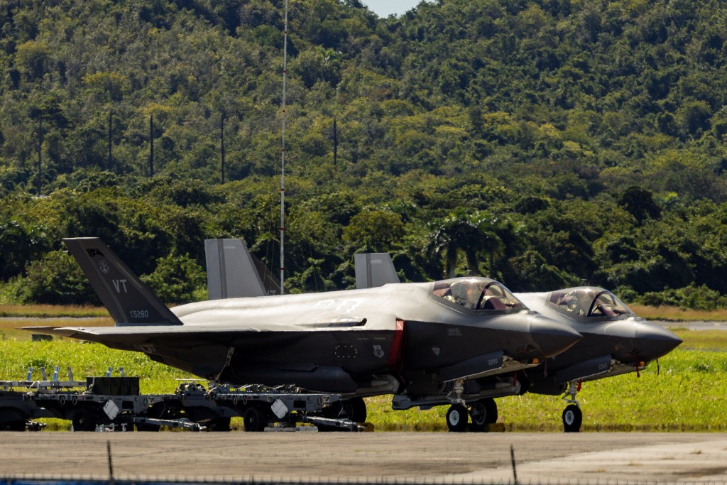 外界暫未發現美軍部署具「隱形」能力的F-35戰機。（路透社）