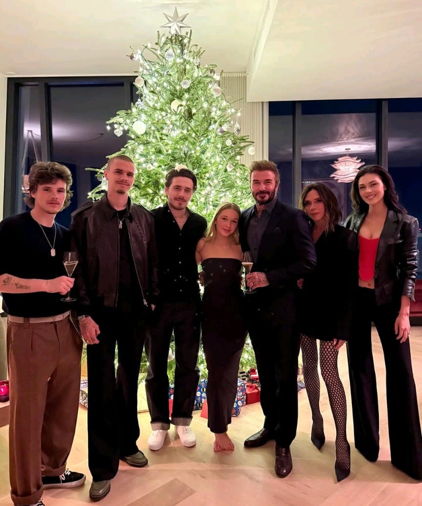 Brooklyn自去年與太太妮歌娜回碧咸家過聖誕後,已久未與家人共聚。 Brooklyn自去年與太太妮歌娜回碧咸家過聖誕後,已久未與家人共聚。