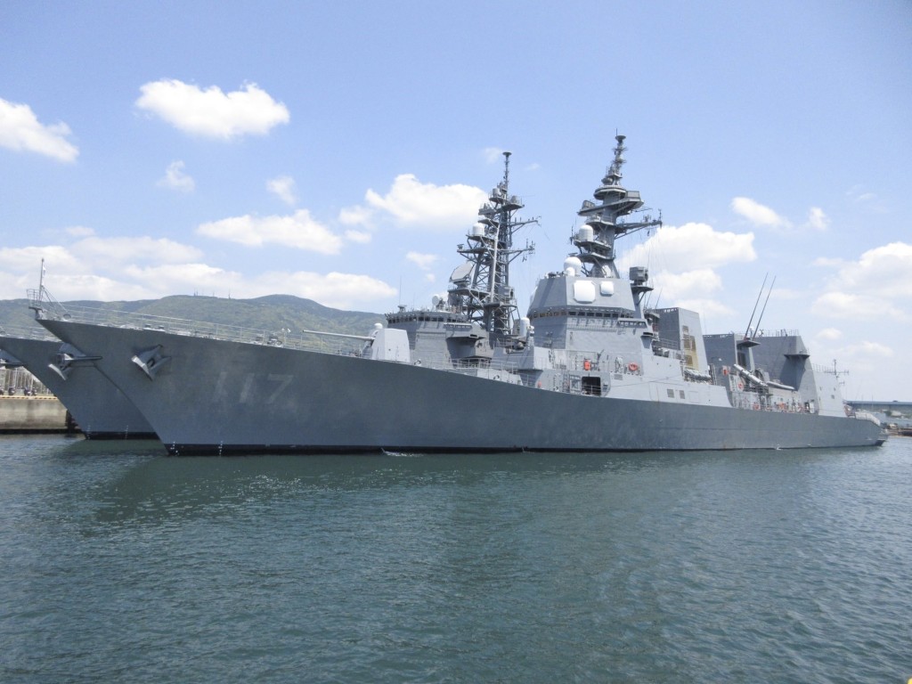 日本海上自衛隊導彈護衛艦「涼月」號。Ｘ