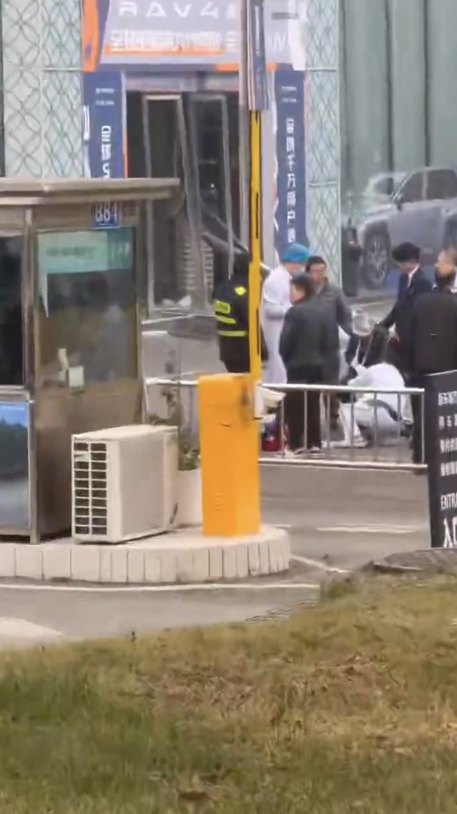 成都漢炸汽車銷售店1死4傷。