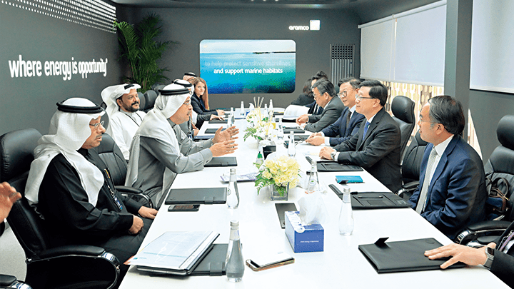 特首李家超率領高規格的政、商及專業界代表團，出訪中東國家沙特和阿聯酋，與沙特阿美主席及行政總裁Amin H Nasser（左二）會面。