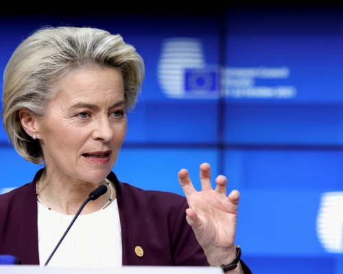 歐盟委員會主席馮德萊恩(Ursula von der Leyen)認為，在歐盟內鼓勵考慮強制接種疫苗是合適及可以理解。REUTERS圖片