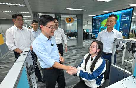 各個部門將指派一名首長級人員,負責監察所屬部門處理市民服務要求與投訴的效率及成效。 各個部門將指派一名首長級人員,負責監察所屬部門處理市民服務要求與投訴的效率及成效。