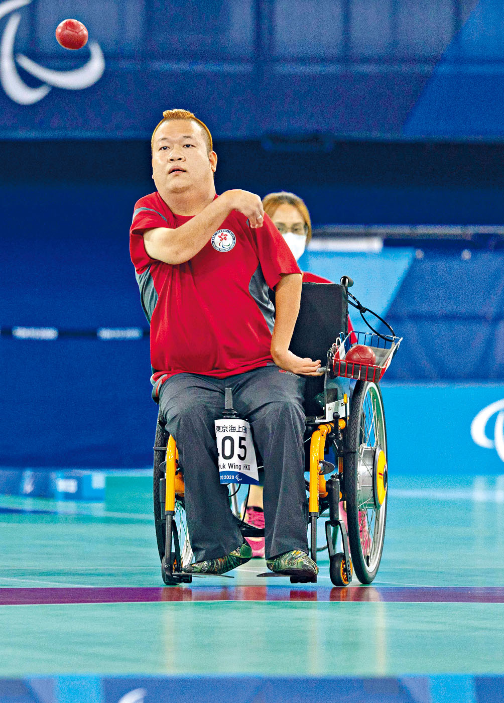 梁育榮在關鍵時刻保持穩定發揮,第四局最後一球一擲得分。