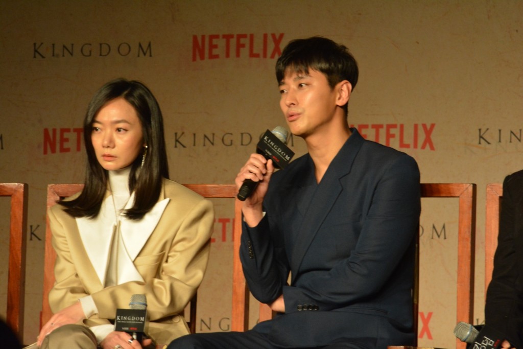 朱智勋表示，拍摄时天气很寒冷，但导演为了拍摄落雪效果，要求他走到山上。