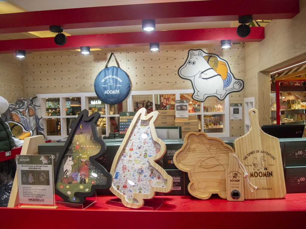 期间限定店亦推出多款独家限定主题商品。 期间限定店亦推出多款独家限定主题商品。