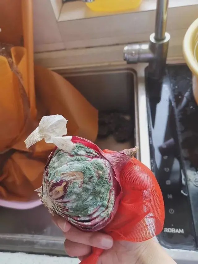 蔬果都發霉。網圖
