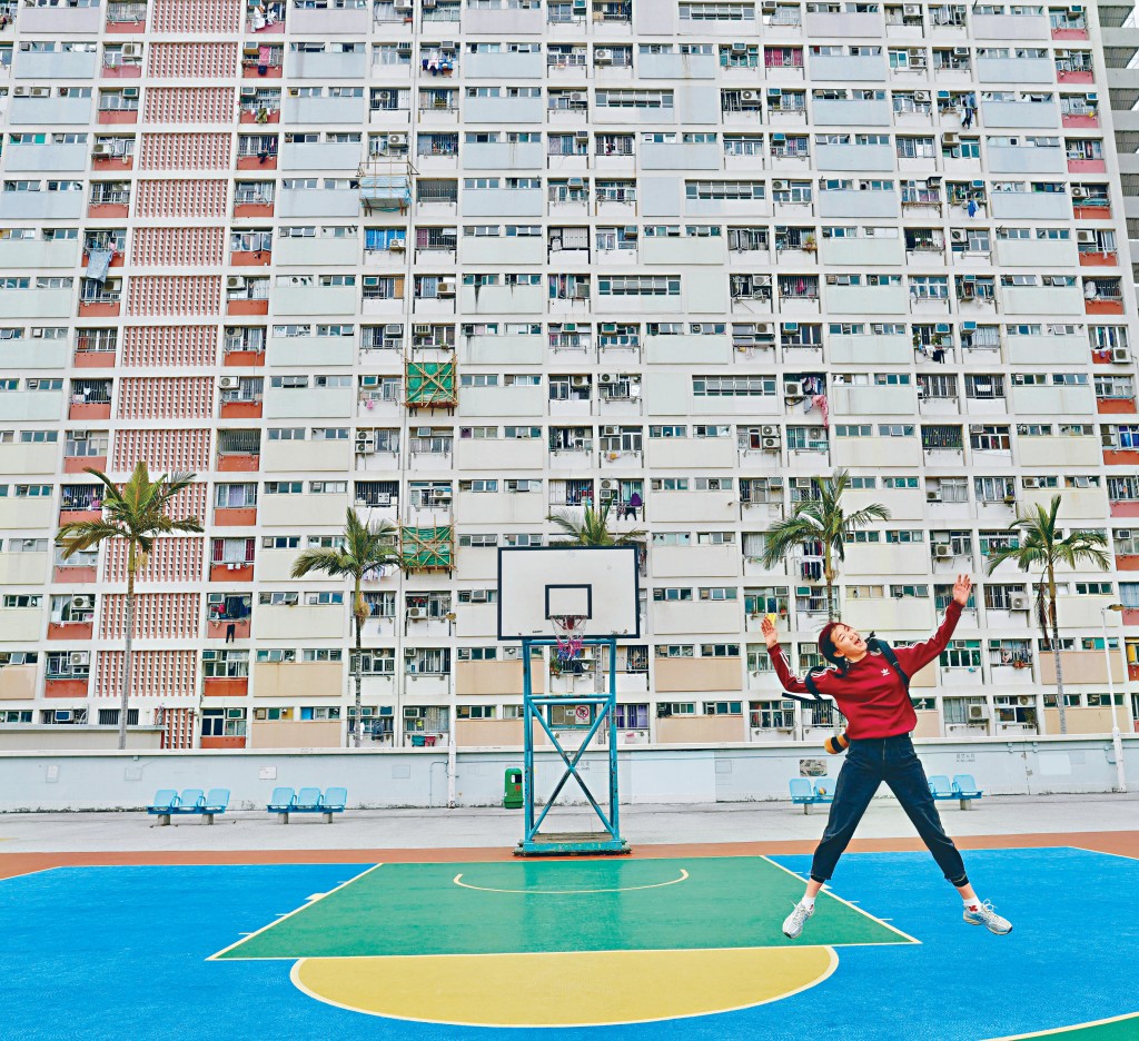 彩虹邨擬分3個階段完成重建，合共約15年完成，重建後可提供9200個單位，比現時多24%。
