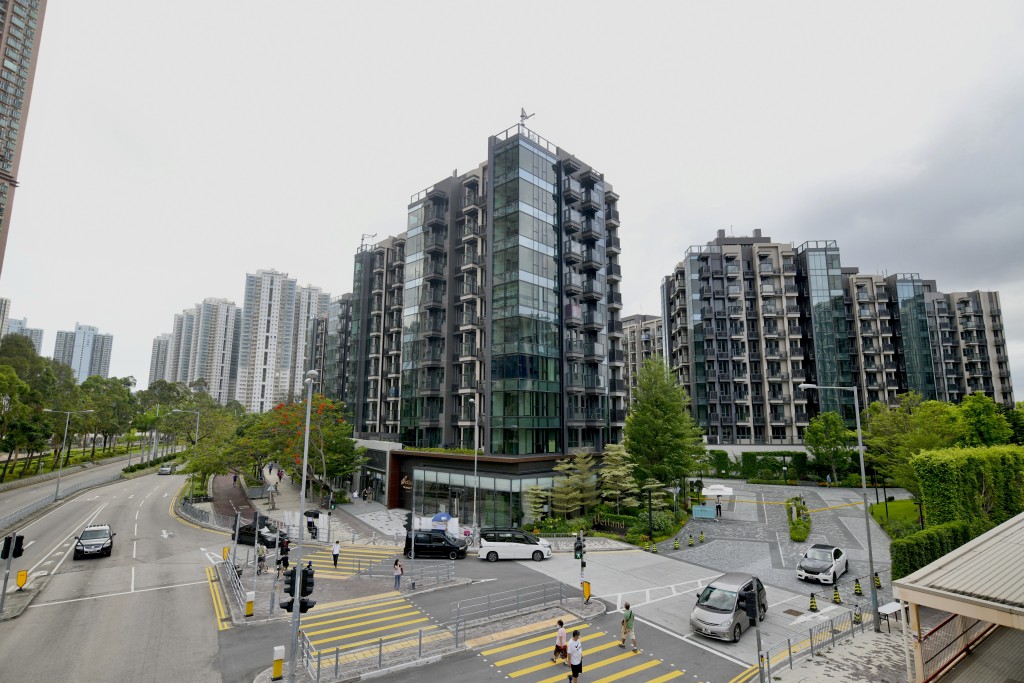 Wetland Seasons Park多幢中招。