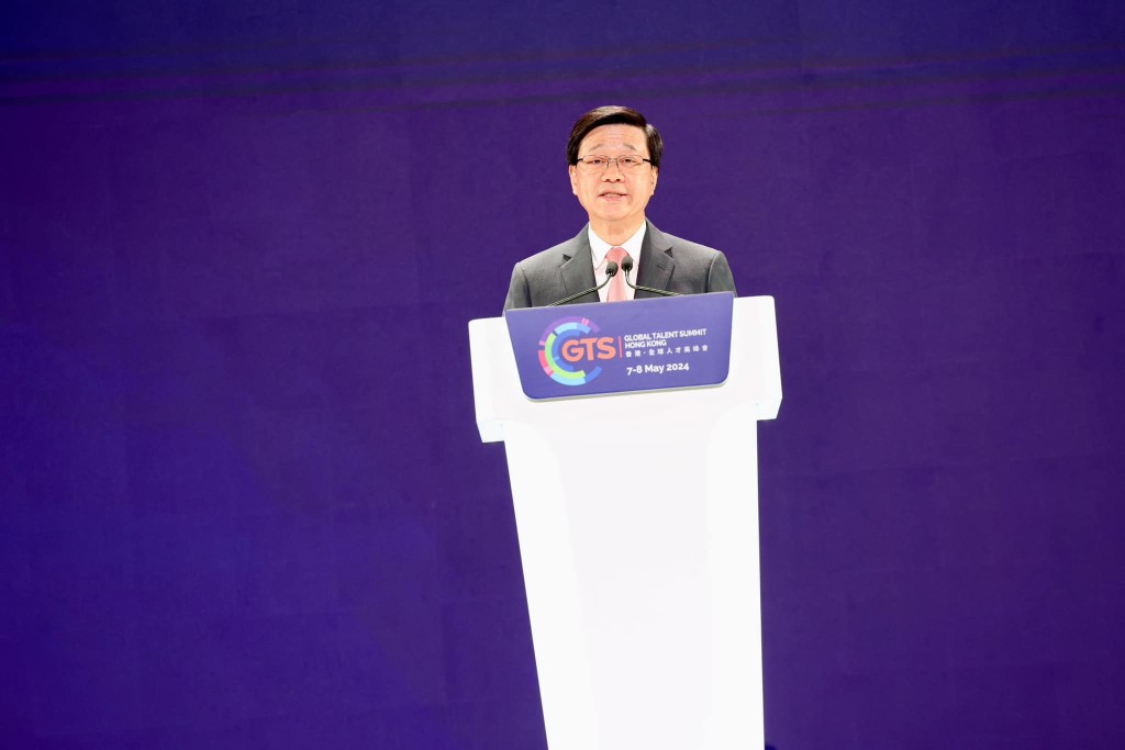 行政長官李家超出席「香港．全球人才高峰會」開幕儀式。