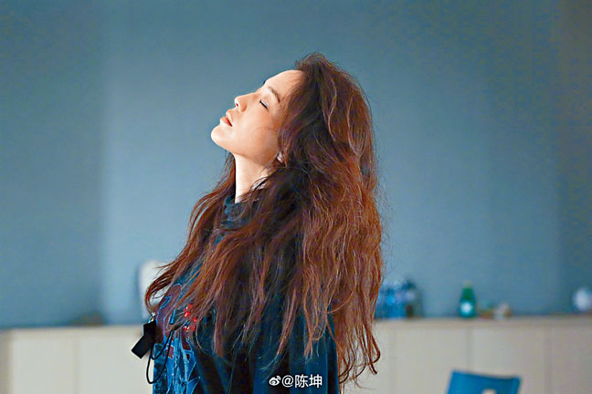 ■舒淇在老師指導下，即時投入感情。