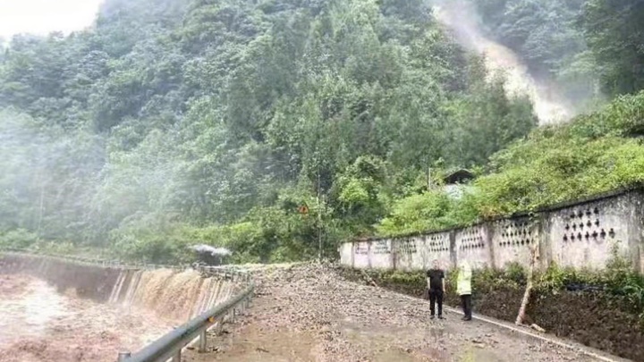 四川多地出現暴雨，防汛部門發出四級應急響應。網上圖片