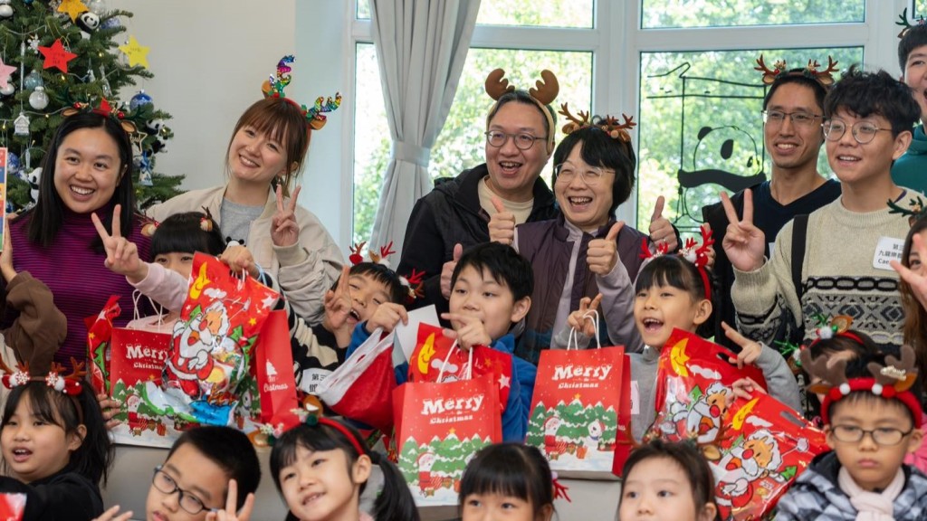 林定國邀社區客廳小朋友到官邸辦聖誕派對 孫玉菡攜太太出席｜Kelly Online