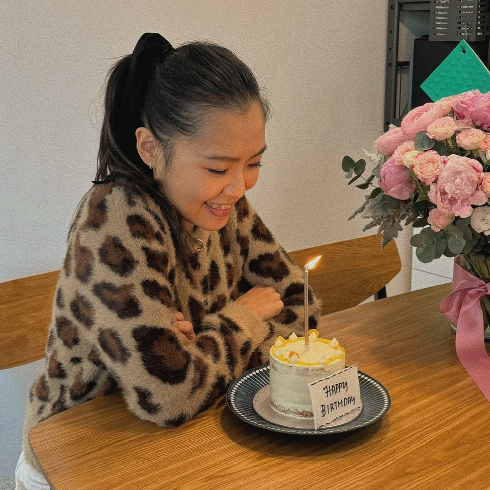 在今年32岁生日的时候，张天允贴上庆祝生日的照片。