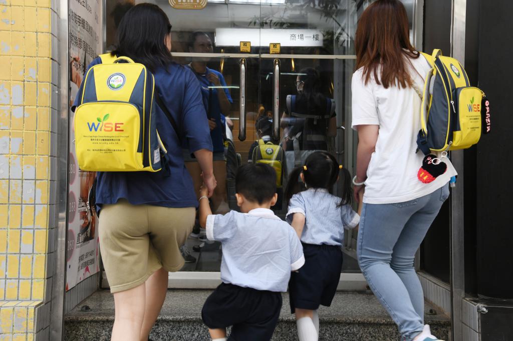 港大研究发现，从幼稚园起提升学童的数码能力，可以有信心及自主地使用资讯科技。