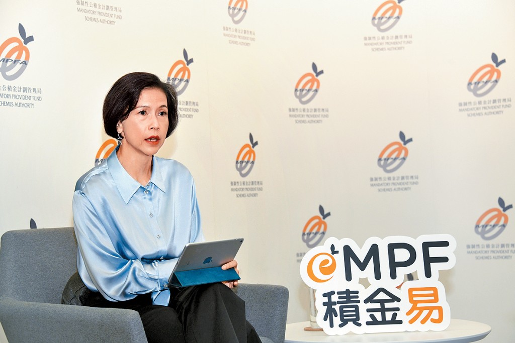 麥嘉軒指,自「積金易」平台推出至今處理近60萬宗僱主和計劃成員的行政指示。