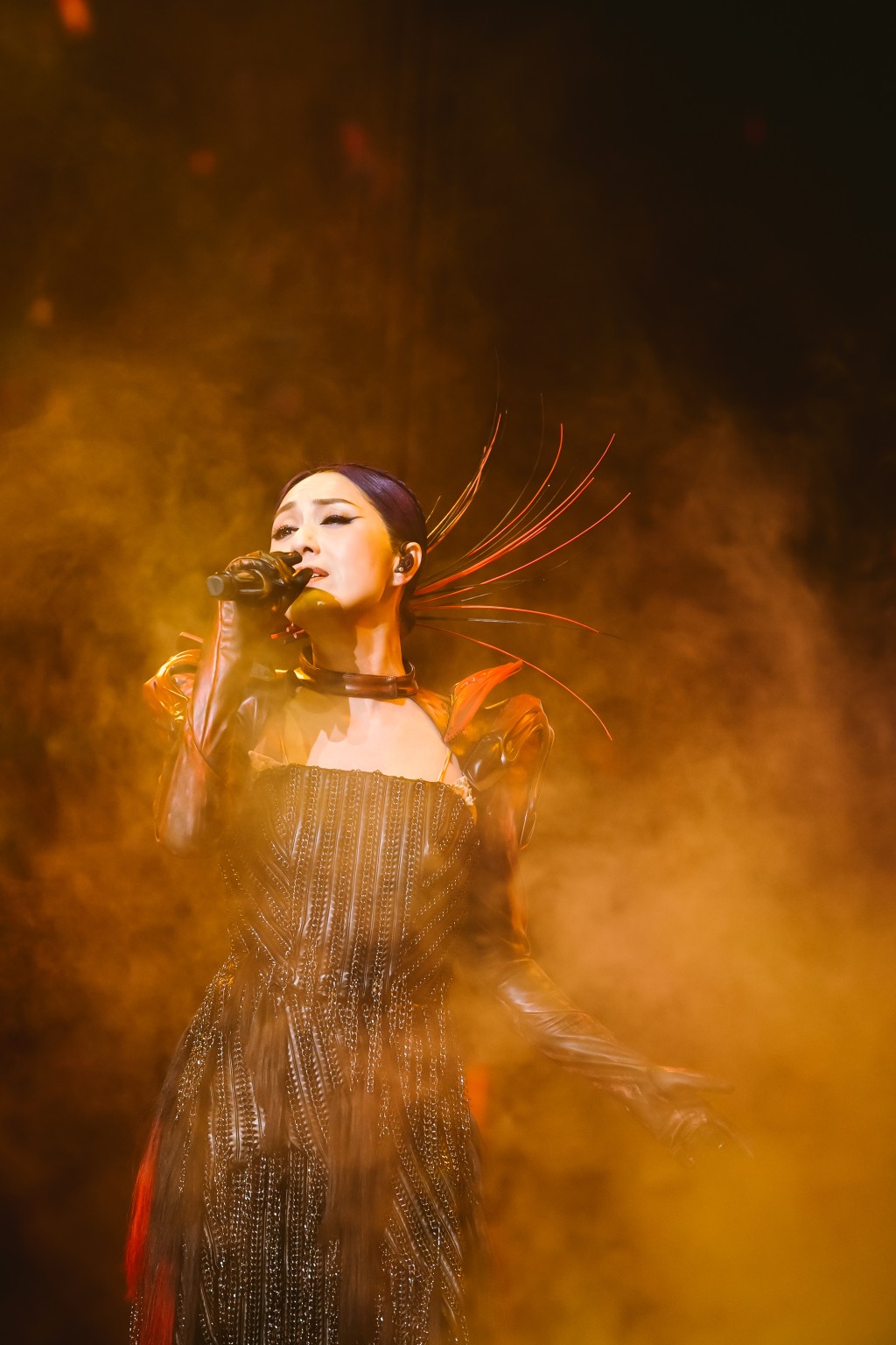 千嬅在刚过去的十四及十五号在澳门举行了两场演唱会。