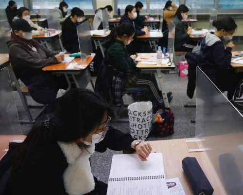 南韓昨單日新增逾600宗確診。AP圖片