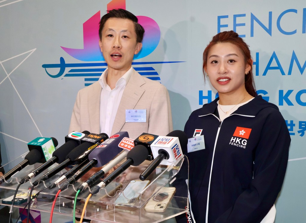 林衍聰（左） 認為７０００座位的亞搏館很易爆滿。徐嘉華攝