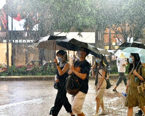 預測星期二至四仍然是多雲有驟雨及雷暴。資料圖片