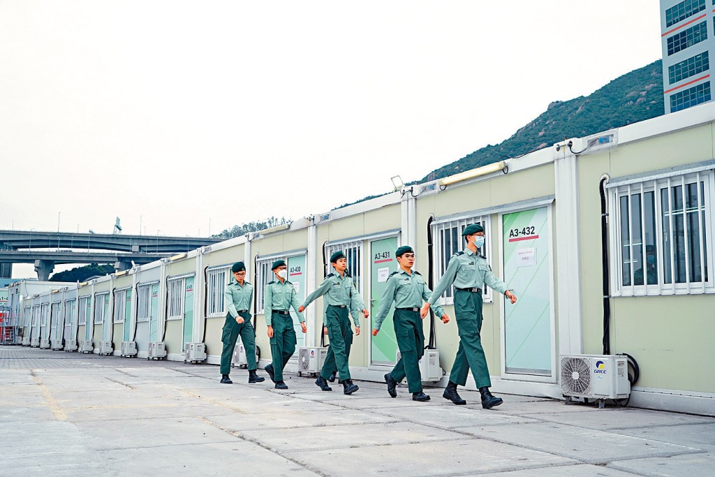 中央援建的青衣方艙經改裝後，將提供予青年制服團體作訓練用地。
