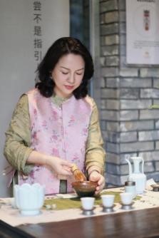 金郁芳