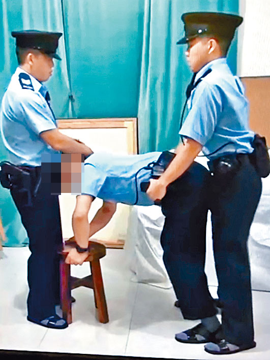 三名男子前年身穿警察制服拍淫褻片段,警方其後拘捕其中一人。