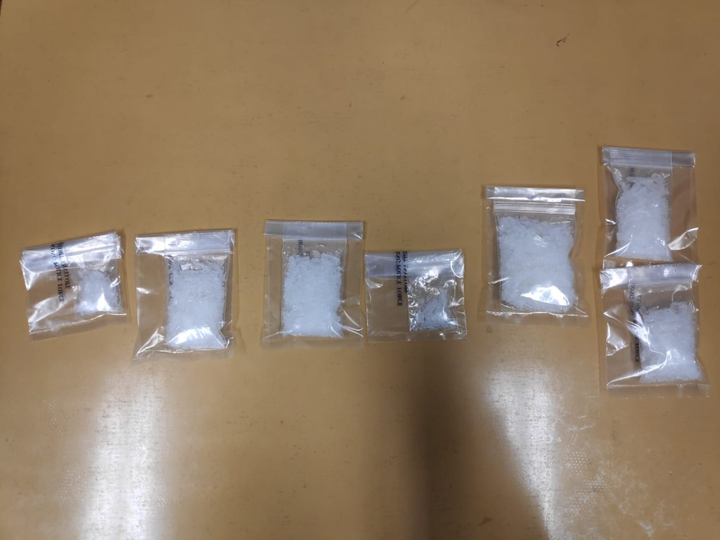 行動中檢獲的證物。警方圖片