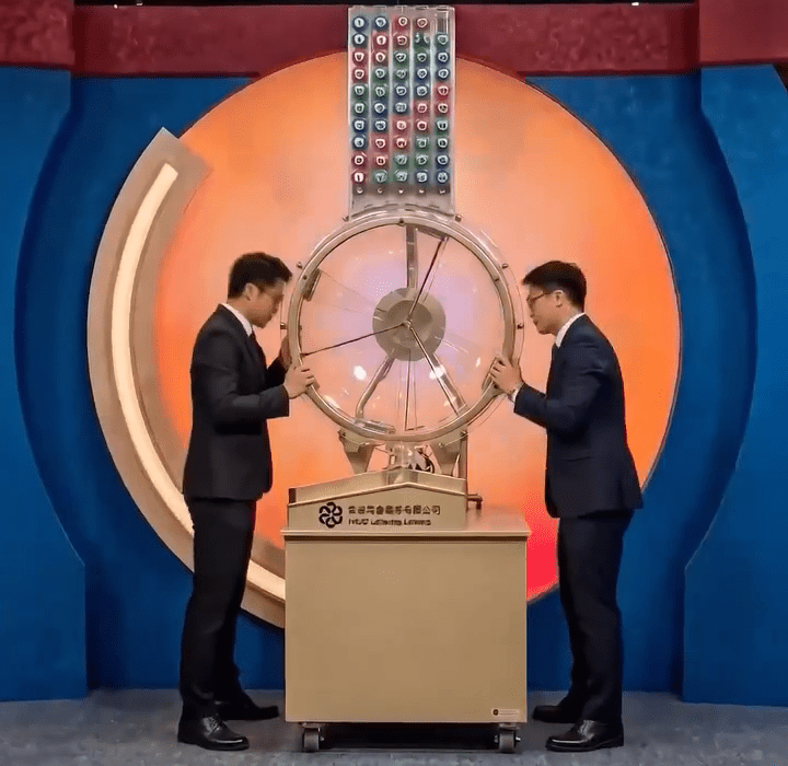 第三代攪珠機：巨型跑輪（1994年 - 2010年）（圖片:馬會FB影片截圖）
