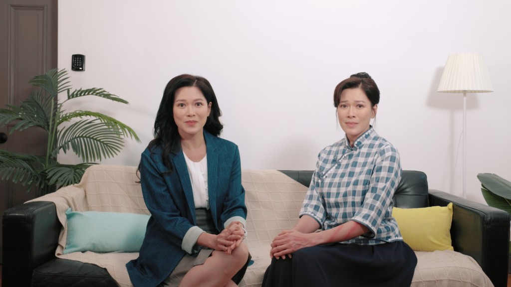 「愛心同行者」林淑敏女士一人分飾兩角拍攝宣傳影片,分別飾演承受家暴的古代婦女,以及現代提供援手的同行者角色。 「愛心同行者」林淑敏女士一人分飾兩角拍攝宣傳影片,分別飾演承受家暴的古代婦女,以及現代提供援手的同行者角色。