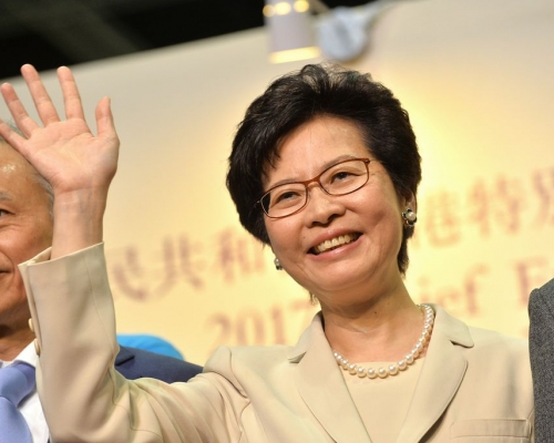 前政務司司長林鄭月娥以777票成功當選首任女特首。郭顯熙攝