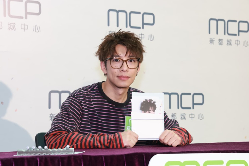 洪嘉豪唱《畜生》時唔記得歌詞，他事後表示：「之前唱《黑玻璃》也試過突然忘歌！」