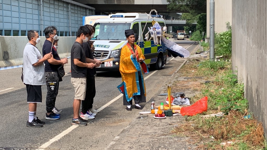 拜祭以道教形式進行。劉漢權攝