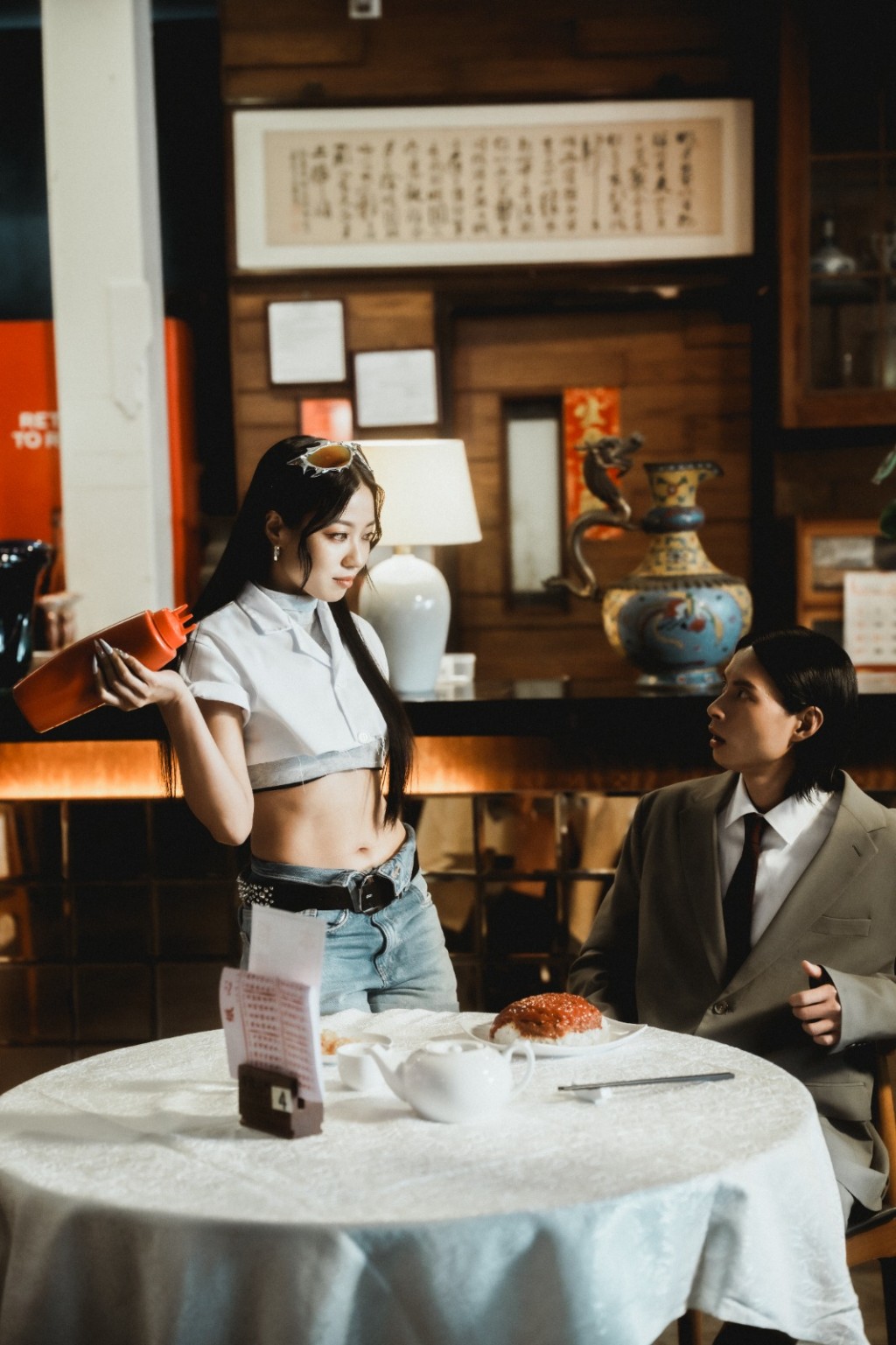 《暴走女團》到茶樓取景,芯駖遇到古怪客人? 《暴走女團》到茶樓取景,芯駖遇到古怪客人?
