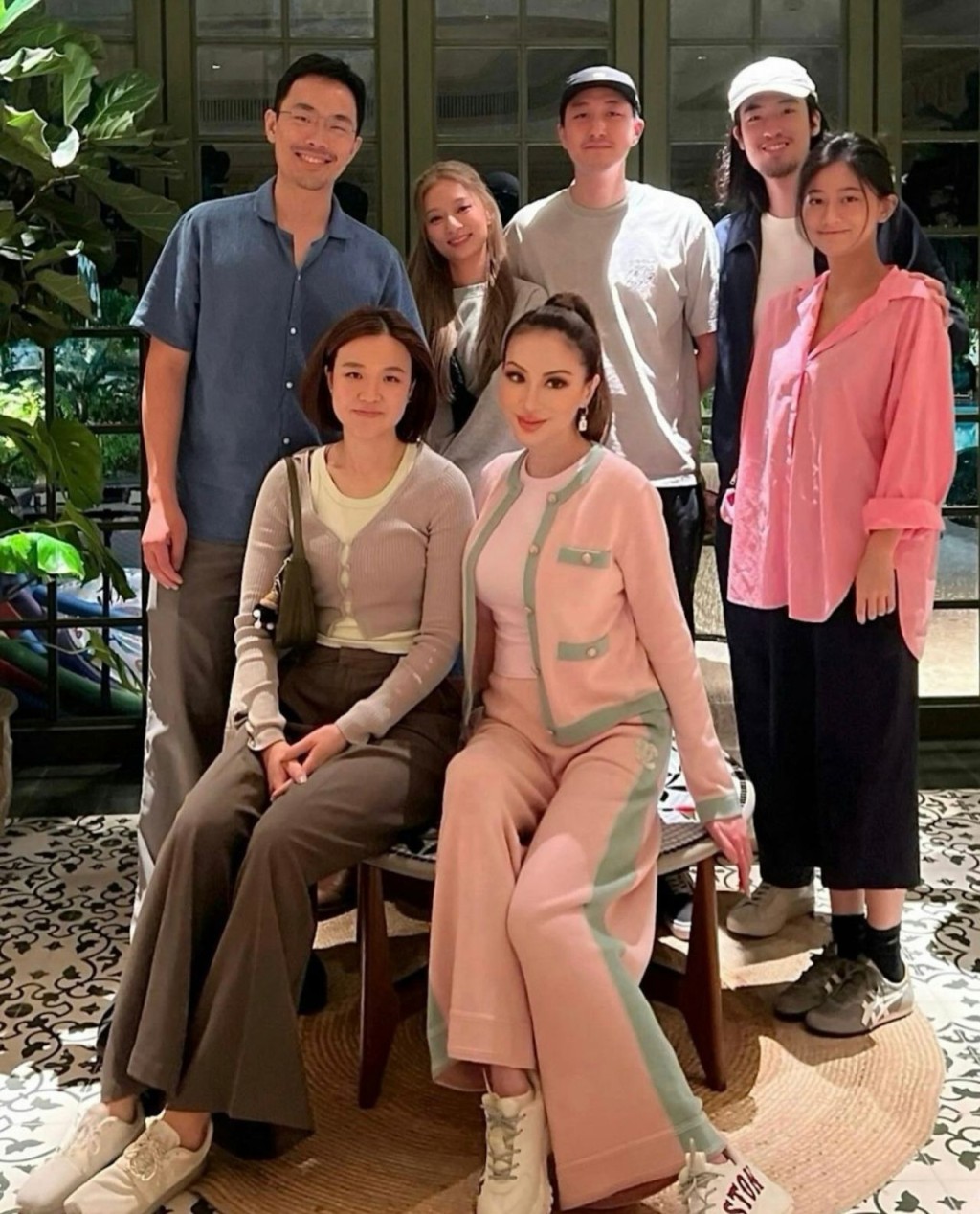 吳家忻日前出席馬桂烽家庭聚會，為「未來奶奶」薛芷倫慶祝母親節。