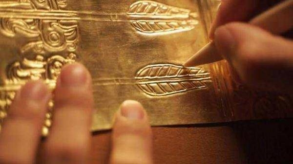 內地UP主「神還原」三星堆金杖。網圖