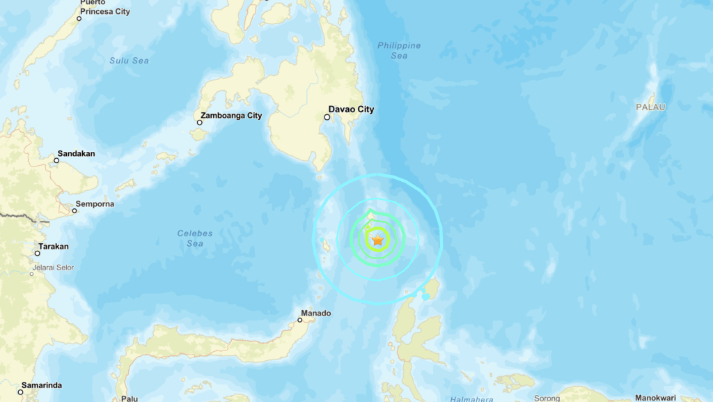 印尼托貝洛島附近海域6.7級地震 震源深度76公里。USGS圖片