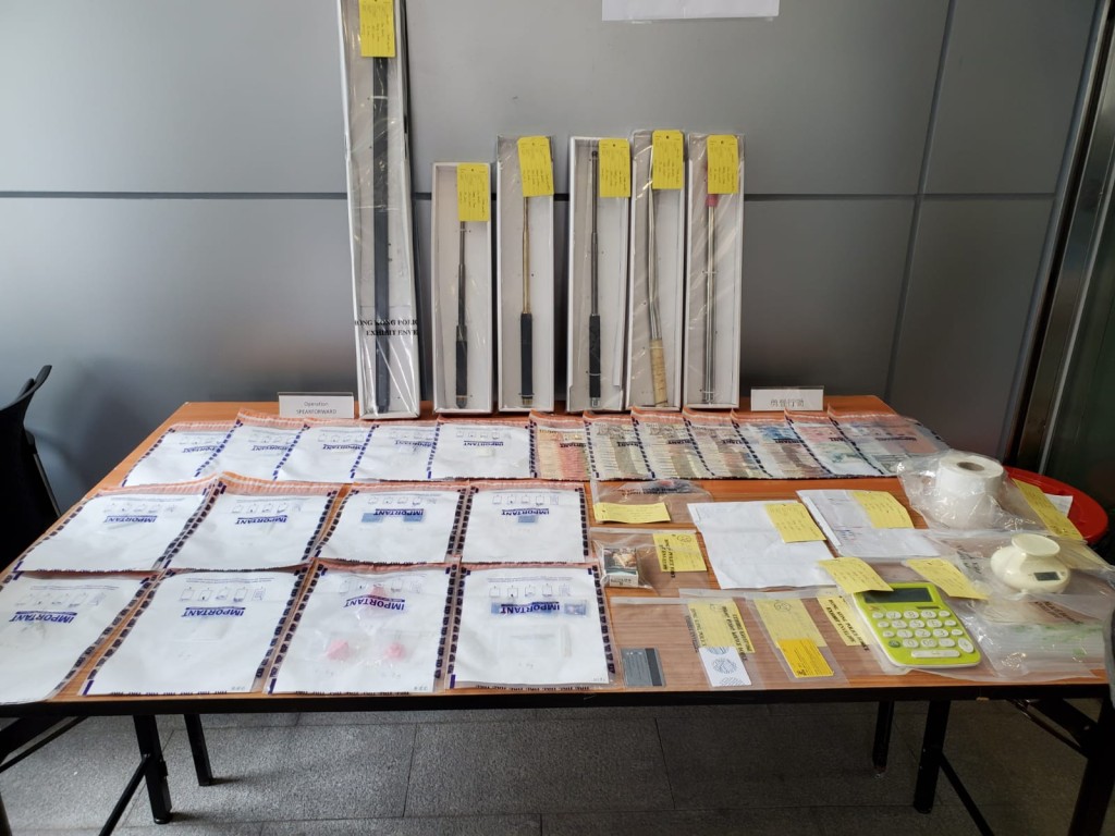 警方展示證物。 蔡楚輝攝