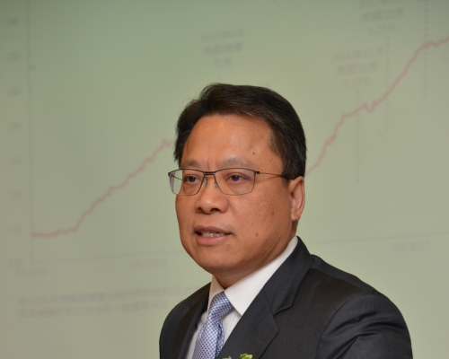 中原黃偉雄2163萬沽灣仔萃峯。