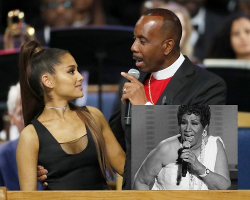 美國「騷靈歌后」Aretha Franklin喪禮中,Ariana疑遭主教「胸襲」。(AP)