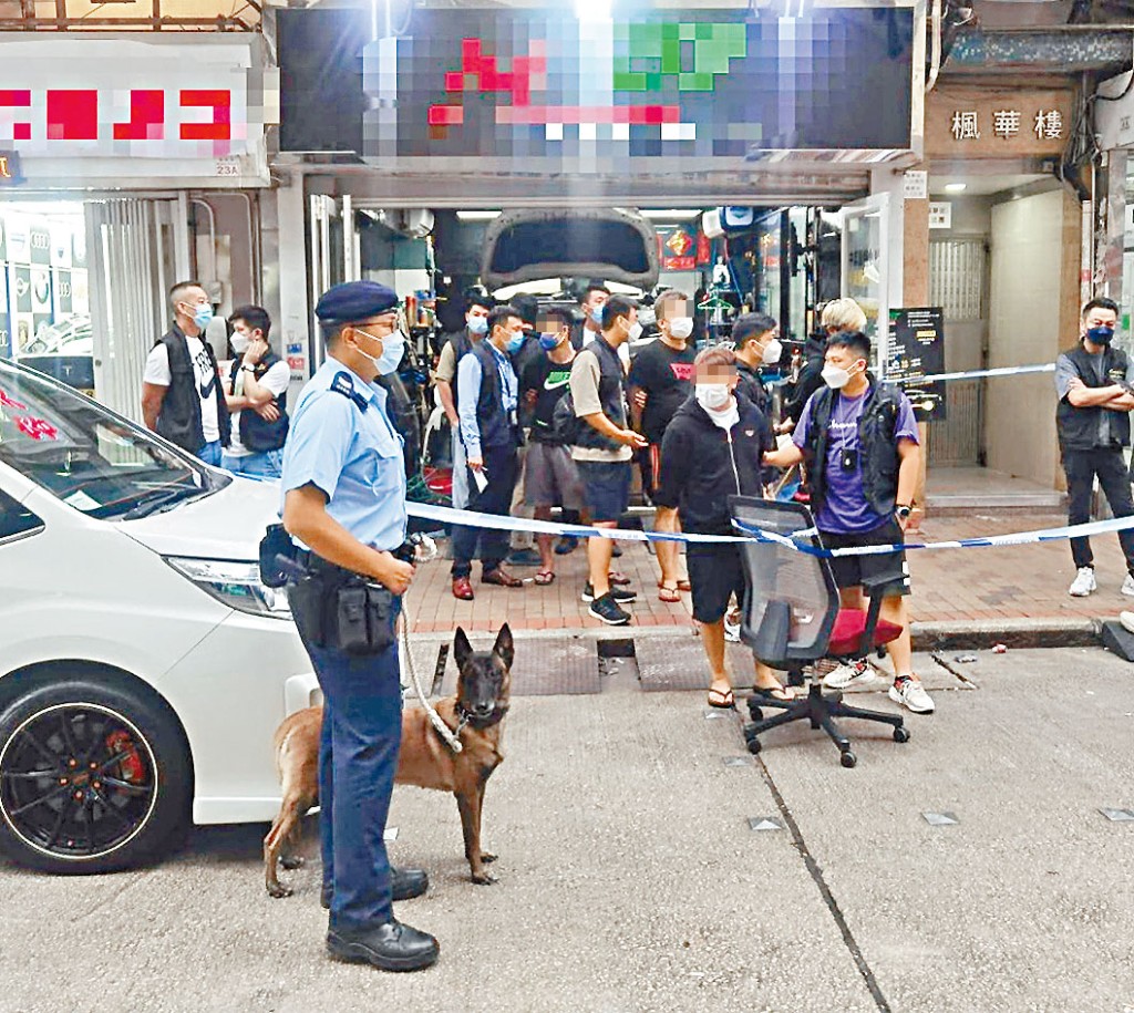 四名車房惡霸公然挑釁及辱罵公職人員被警方拘捕。