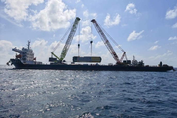 中國完成首次火箭一級箭體海上打撈回收任務。 央視