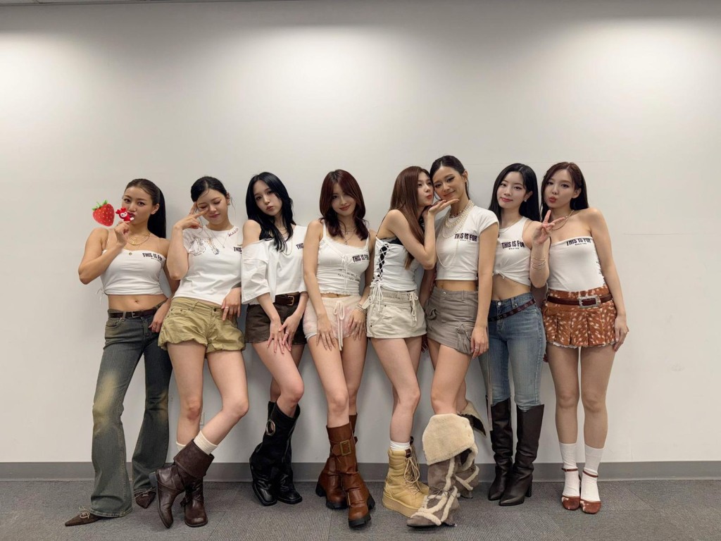 TWICE昨晚在高雄舉行尾場演出,驚喜宣布明年3月唱到台北大巨蛋。 TWICE昨晚在高雄舉行尾場演出,驚喜宣布明年3月唱到台北大巨蛋。