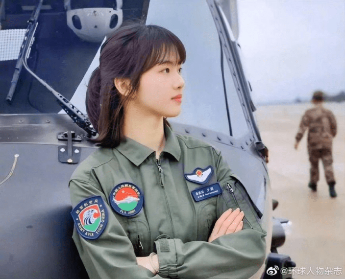 徐枫灿是陆军首批自主培养首位实装单飞女飞行员。