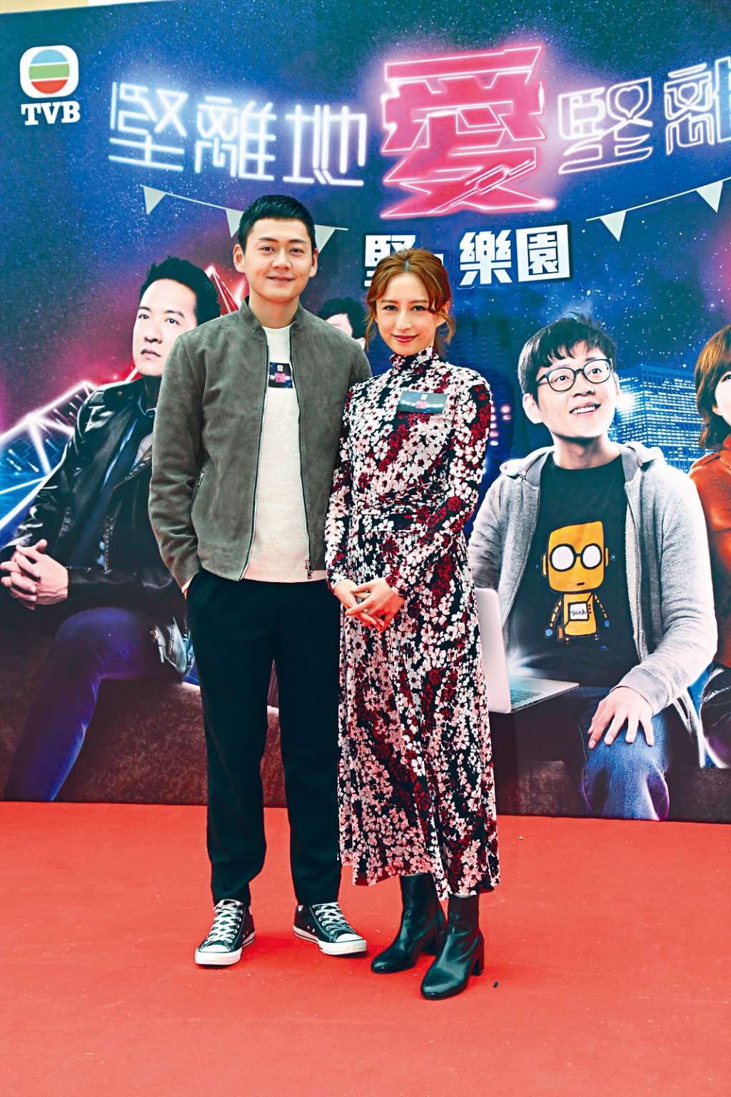 嘉欣呻《坚》剧主题曲被振朗抢了。