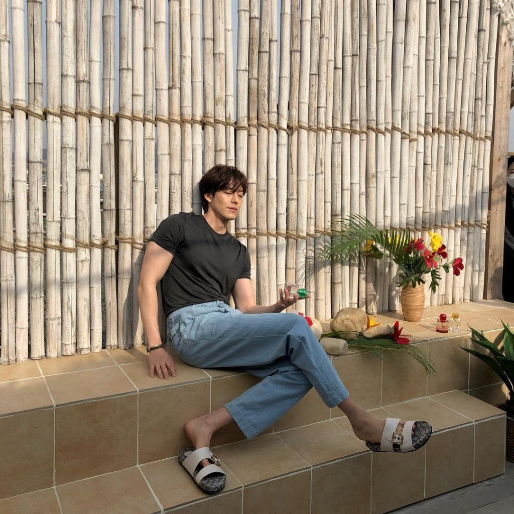 Model身形。