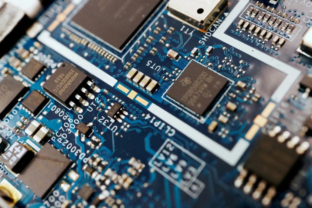 美日荷同意限制先進晶片製造設備出口中國。