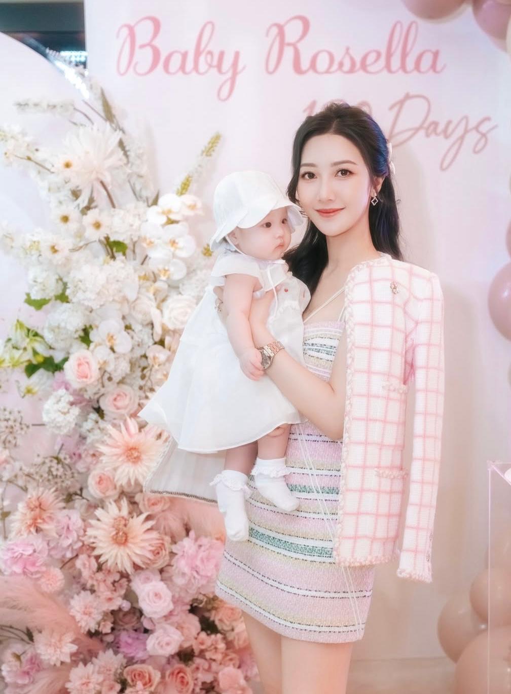 何依婷女兒Rosella女擺180日宴「補數」,原來100日時B媽出咗埠。 何依婷女兒Rosella女擺180日宴「補數」,原來100日時B媽出咗埠。
