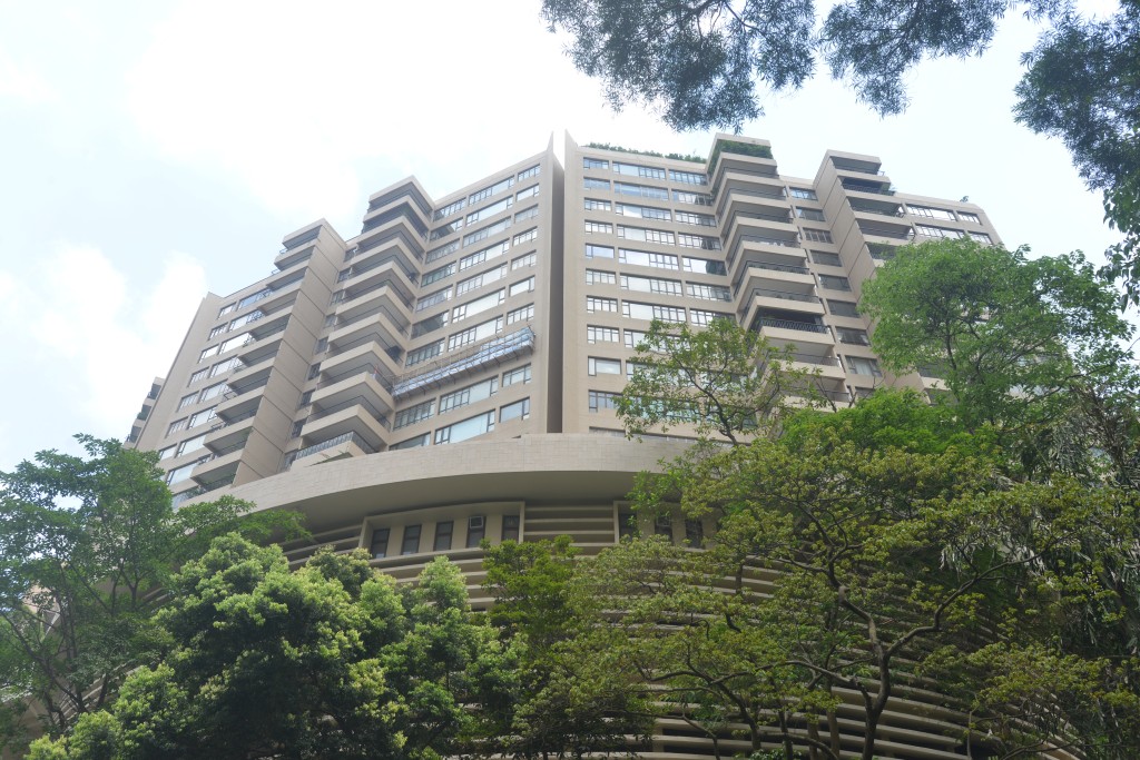 中半山指標豪宅屋苑嘉慧園。