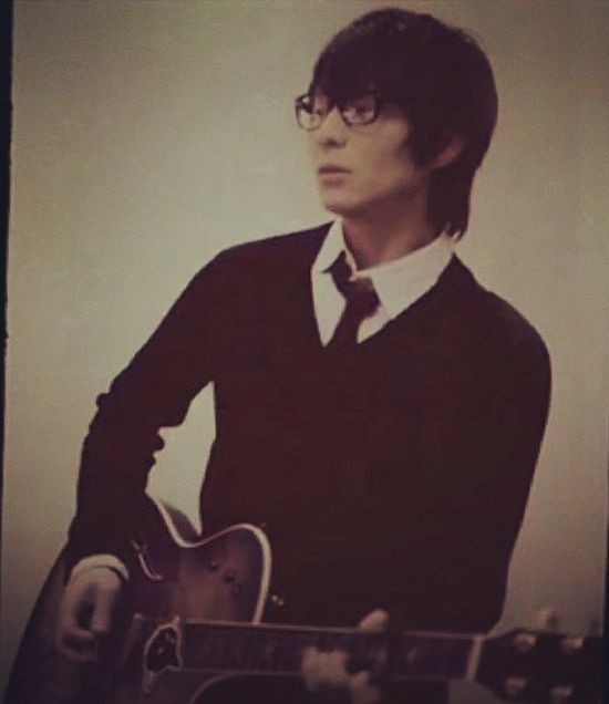 Endy自認讀書時不算乖學生,跟角色一樣愛夾band。